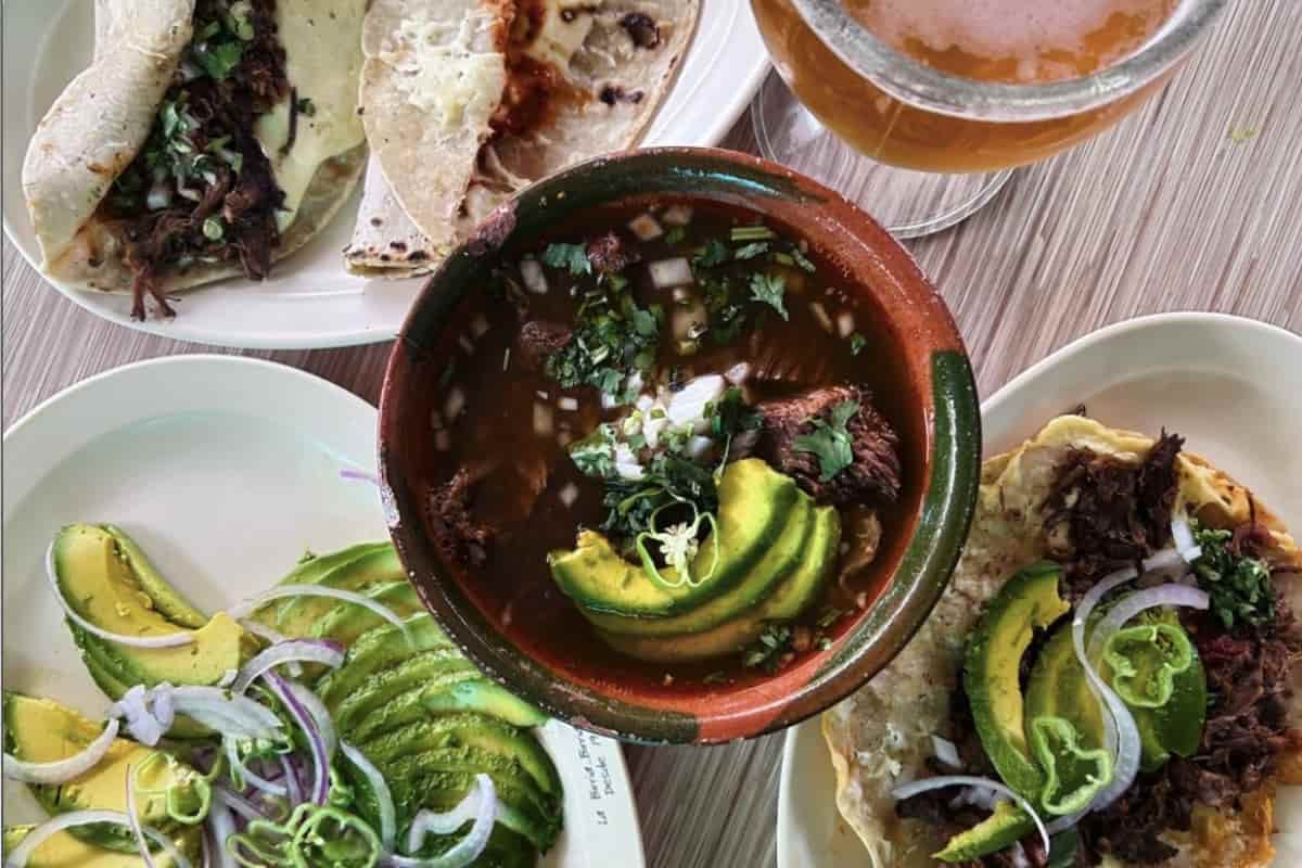 Con estas deliciosas sopas y caldos curas la cruda, las penas y el frío