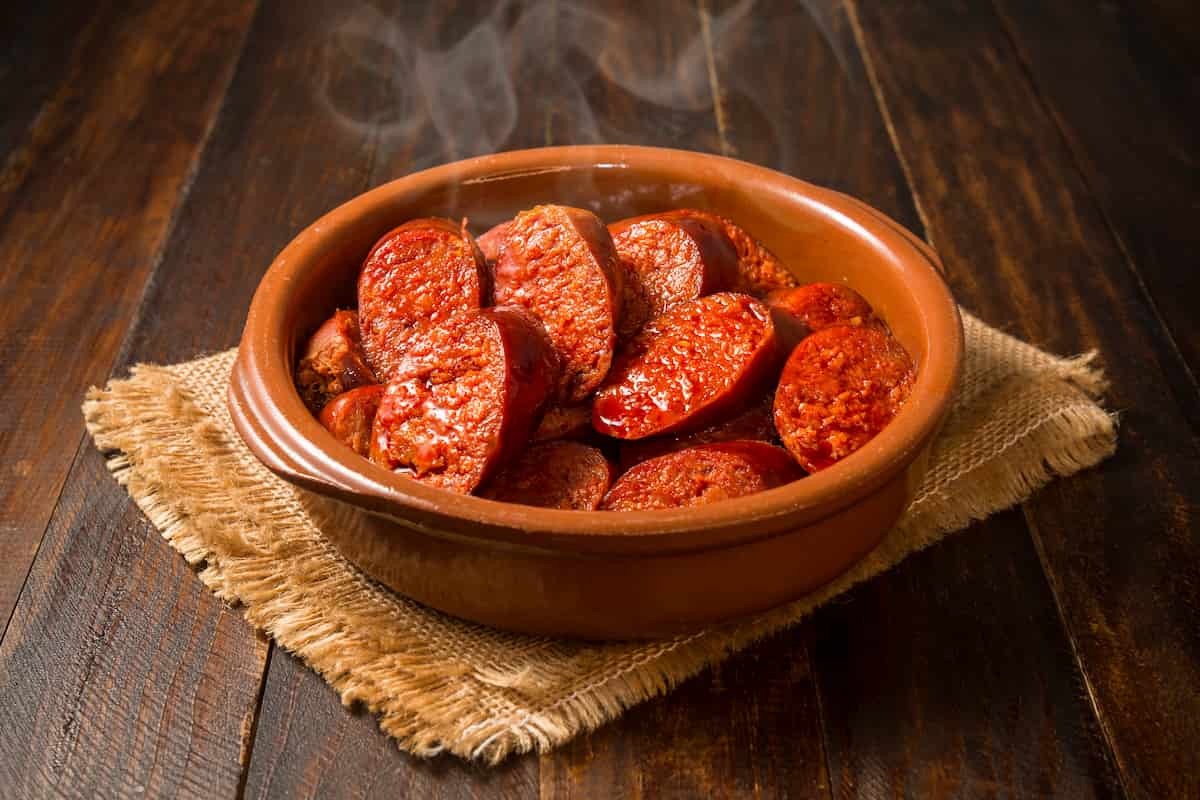 De este modo puedes diferenciar entre el chorizo y la longaniza, de paso también la chistorra