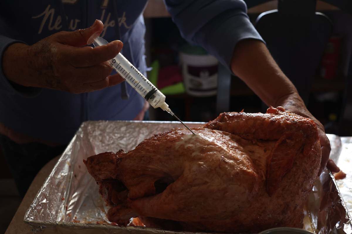 ¿Cómo inyectar el pavo? Con estos tips tendrás una carne jugosa, suave y deliciosa para la cena de Navidad