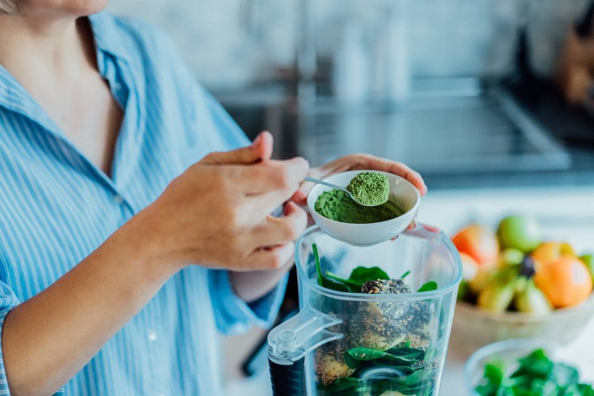 Estos suplementos verdes fáciles de consumir te ayudarán a tener una dieta más balanceada