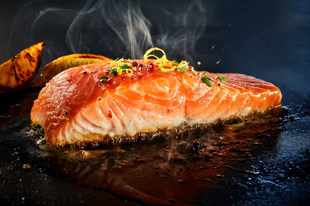 Estos son los sencillos tips para evitar que el pescado se pegue a la sartén