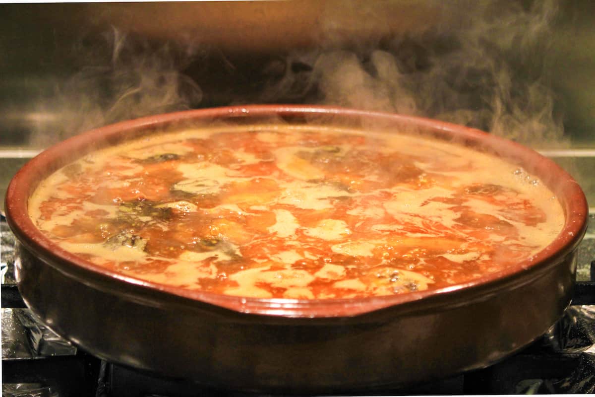 La curiosa historia de la Olla Podrida: el caldo primigenio de la humanidad civilizada