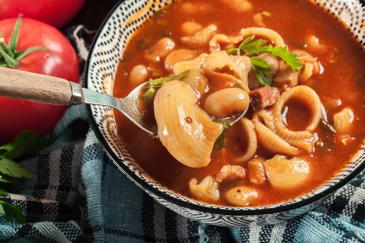 La sopa italiana ideal para veganos y vegetarianos por su elevada cantidad de proteínas vegetales