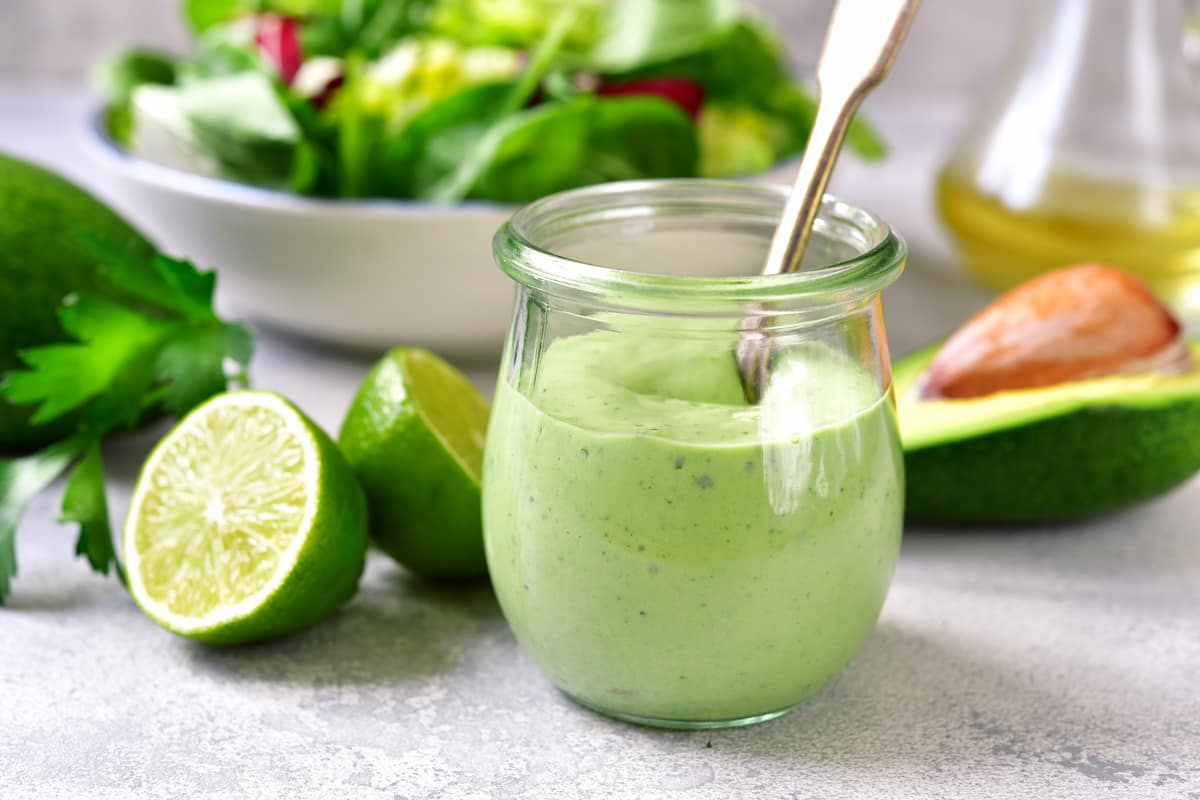 Receta de salsa de aguacate y cilantro, el mejor acompañante de tus tacos
