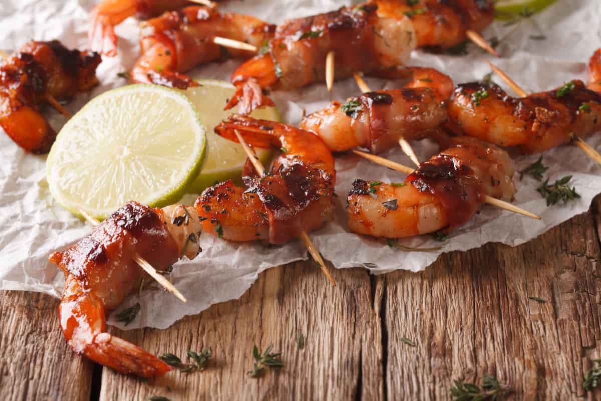 Esta es la mejor receta de camarones envueltos en tocino, se prepara en ¡20 minutos!