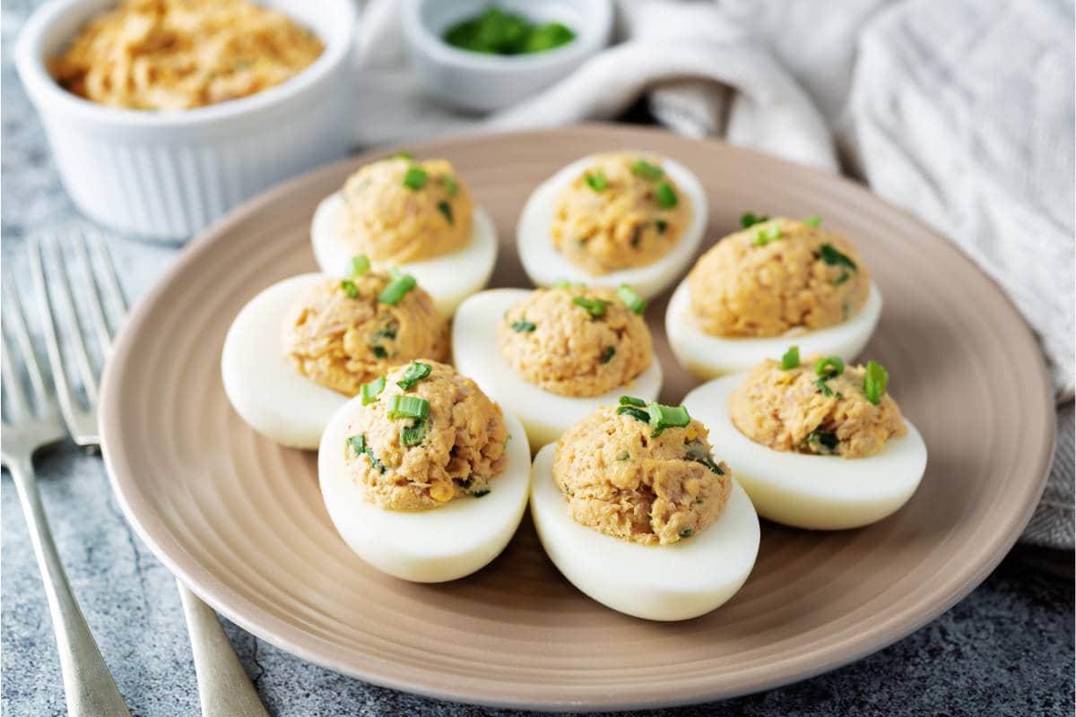 La mejor receta de huevos endiablados con atún (Deviled Eggs), te tomará solo 15 minutos