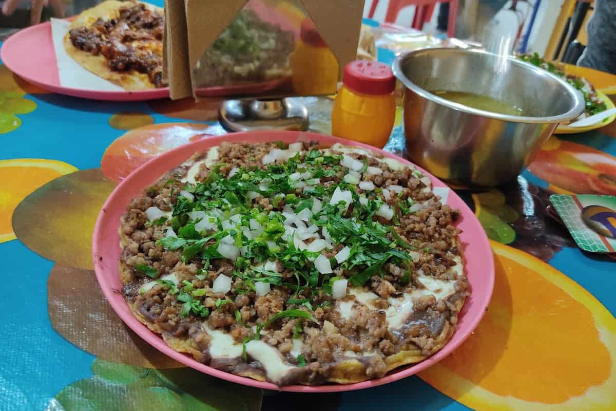 La única guía para comer los sopes más famosos de la CDMX, desde bistec hasta los de suadero