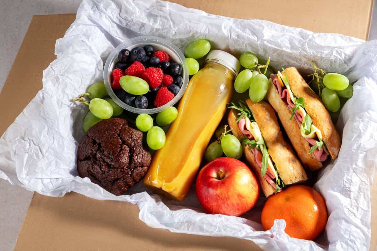 Que la comida para viajar no te deje roto, aquí van unas ideas de snacks para viajes cortos y largos