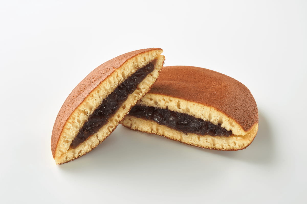 Este es el tradicional dorayaki, la receta del hotcake japonés esponjoso que puedes rellenar con lo que sea 
