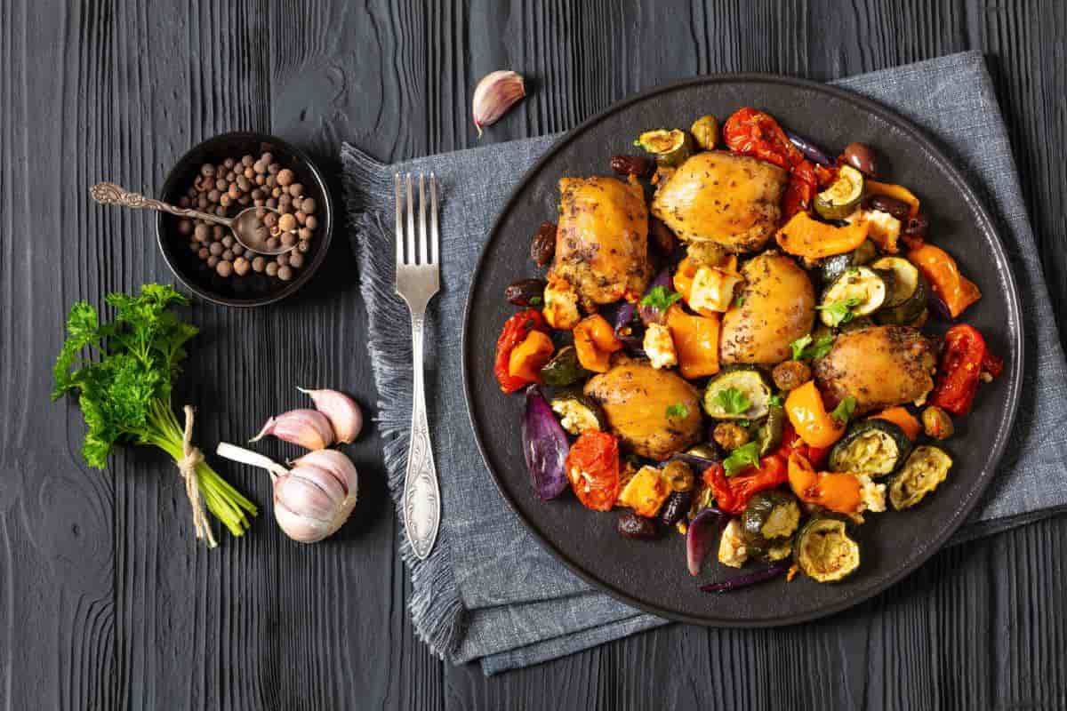 Prepara estas recetas de pollo con verduras fáciles y listas en solo 30 minutos