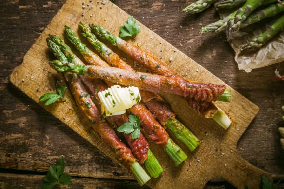 Receta de cómo preparar espárragos salteados a la mantequilla con limón