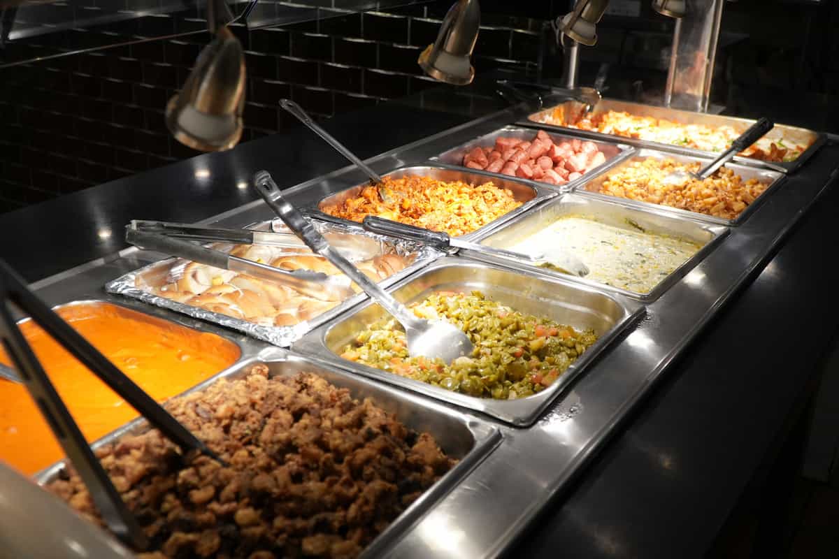 Estos son 4 restaurantes para desayunar con buffet de comida mexicana por menos de $200 pesos en CDMX