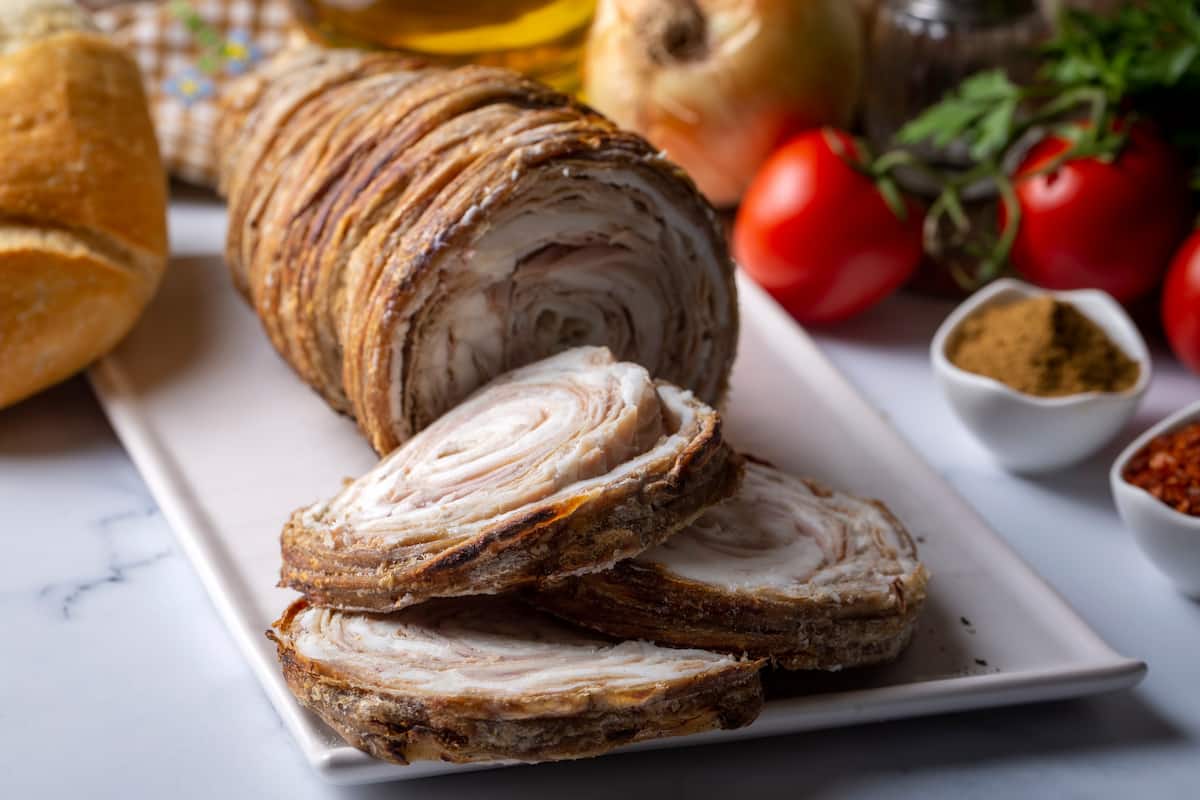 De lo grotesco a lo sublime: 11 comidas callejeras “poco glamurosas” hechas con lo que otros tiran