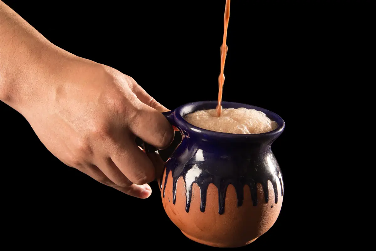 ¿Atole o champurrado? Cuál es el favorito de los mexicanos y sus diferencias