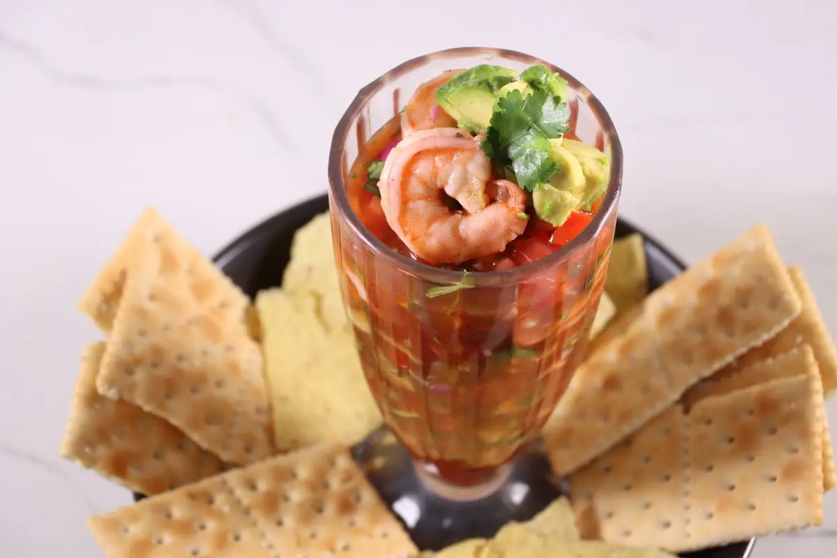 Refresco de naranja el secreto para obtener un cóctel de camarón como el de tu puesto favorito