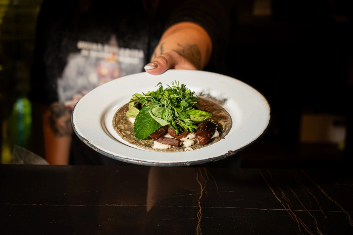 Tizne Tacorama: El carrito ahumador ambulante que alimenta con tacos a la CDMX