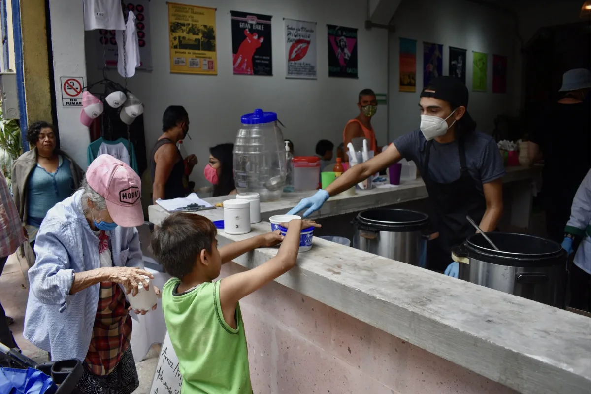 Apoya "Un Taquito Pal Orgullo", la colecta para seguir alimentando a migrantes, personas mayores y juventudes LGBTI+