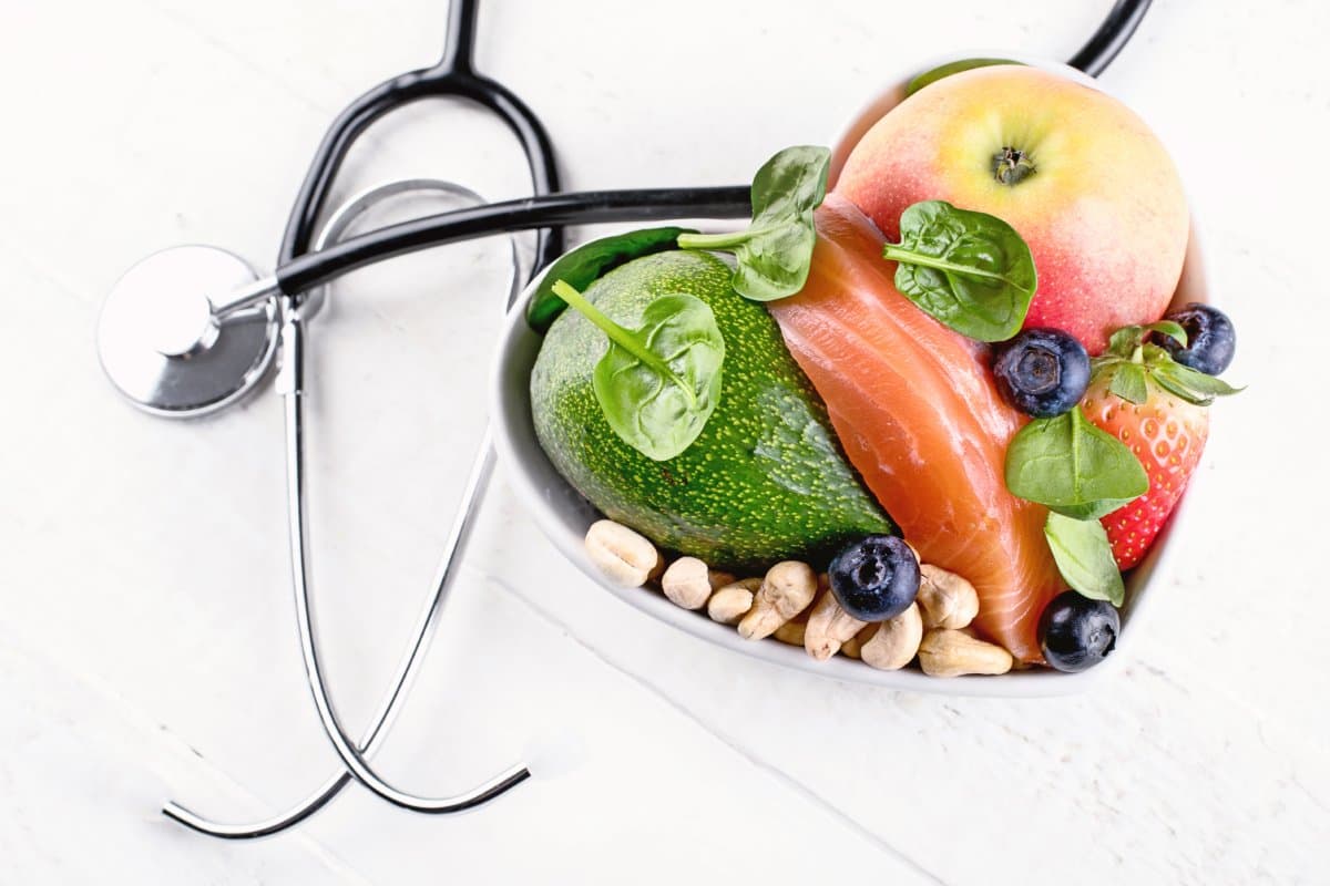 Top 10 alimentos para cuidar la salud del corazón y prevenir enfermedades cardiovasculares