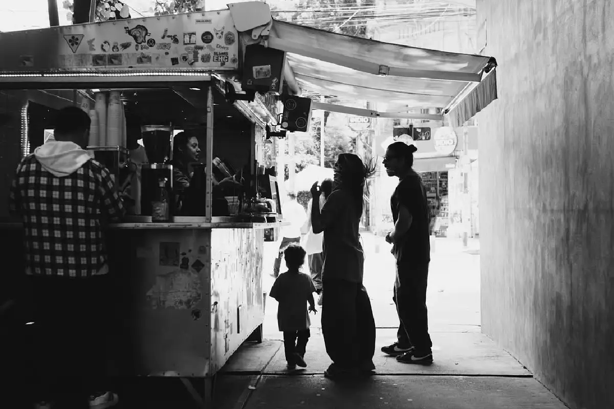 Delicias sobre lámina: 5 puestos callejeros en CDMX imperdibles con comida de especialidad