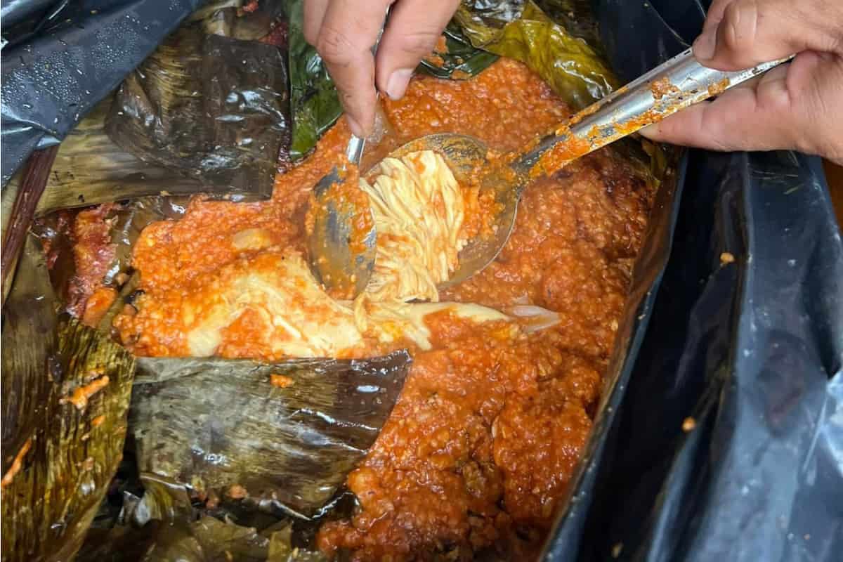 Zacahuil: el inmenso tamal de la Huasteca Potosina que ni entre 30 personas se acaba