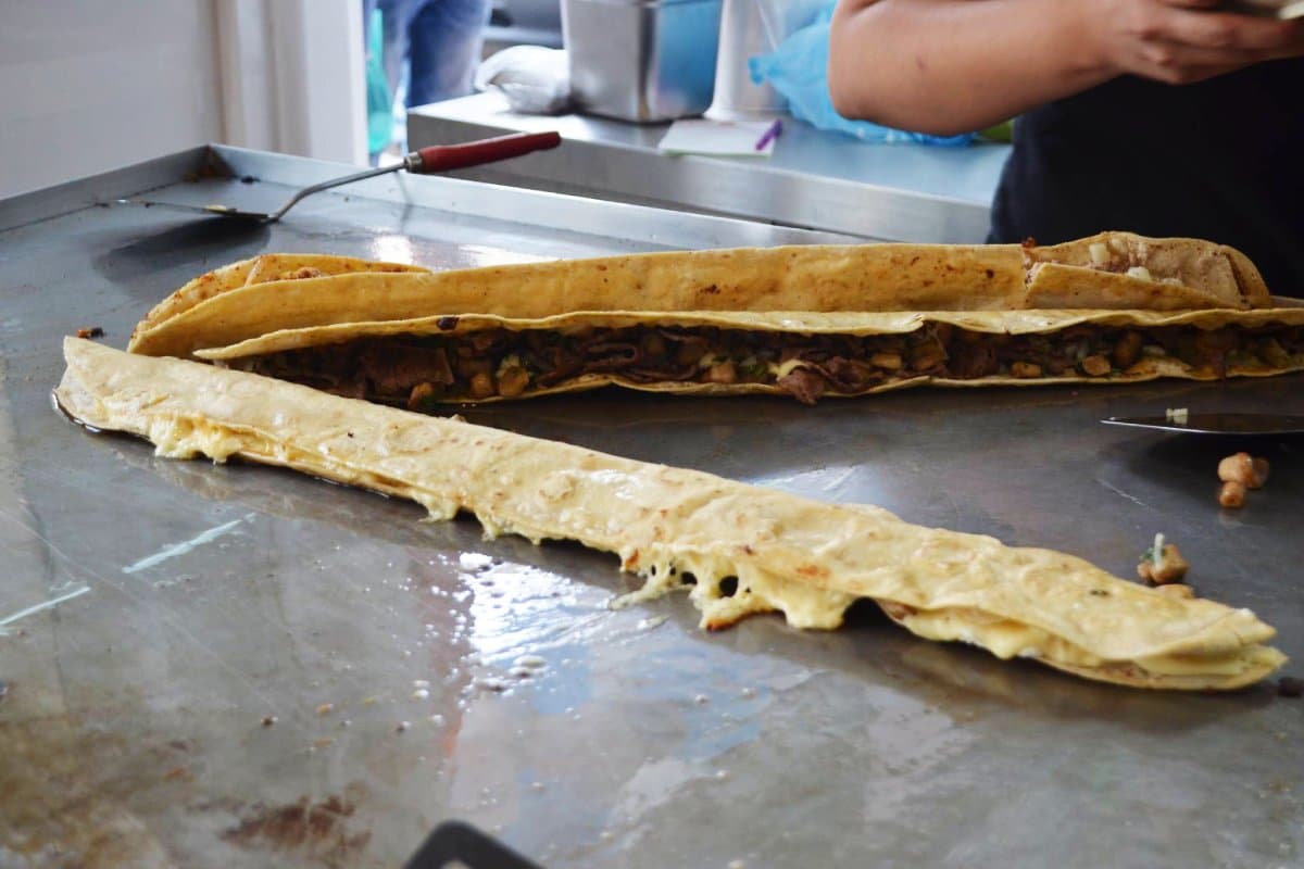 Machetes en CDMX: Dónde comer las quesadillas gigantes de la Ciudad de México