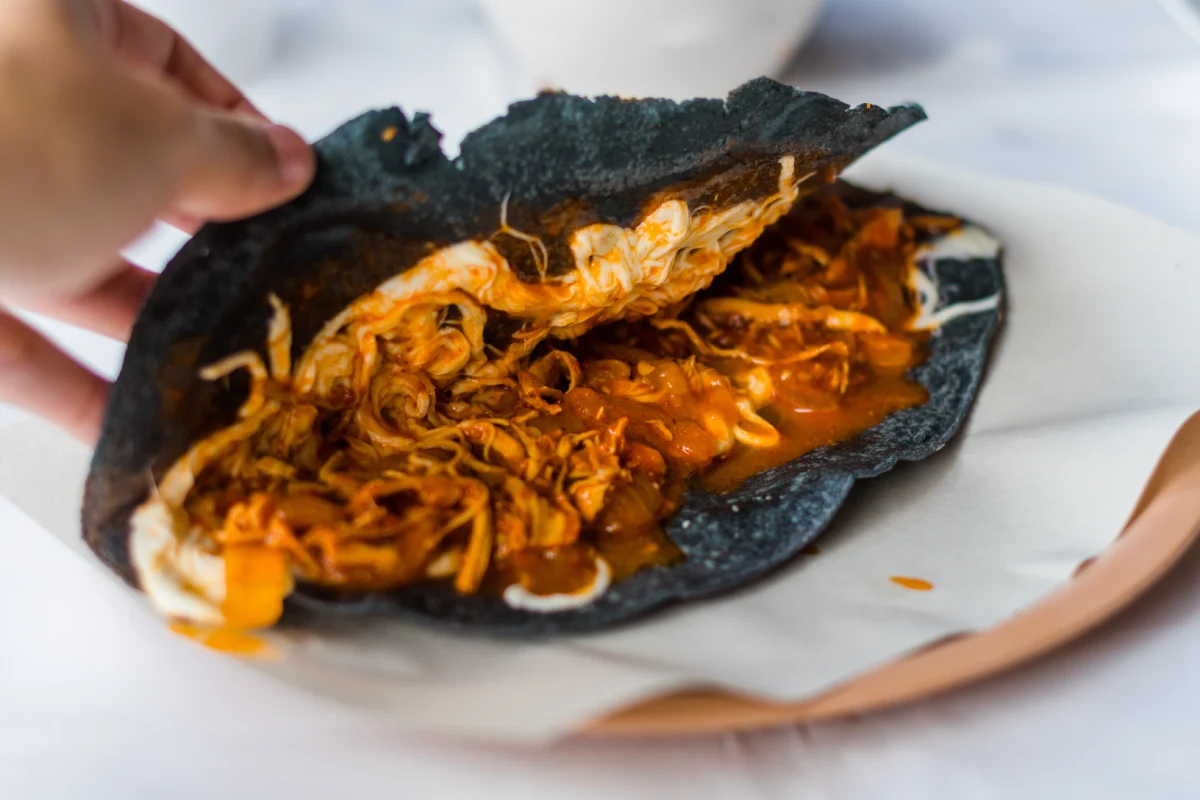 5 lugares para comer quesadillas fritas ¡con queso! o de comal en la CDMX ¡Una joya de la gastronomía chilanga!