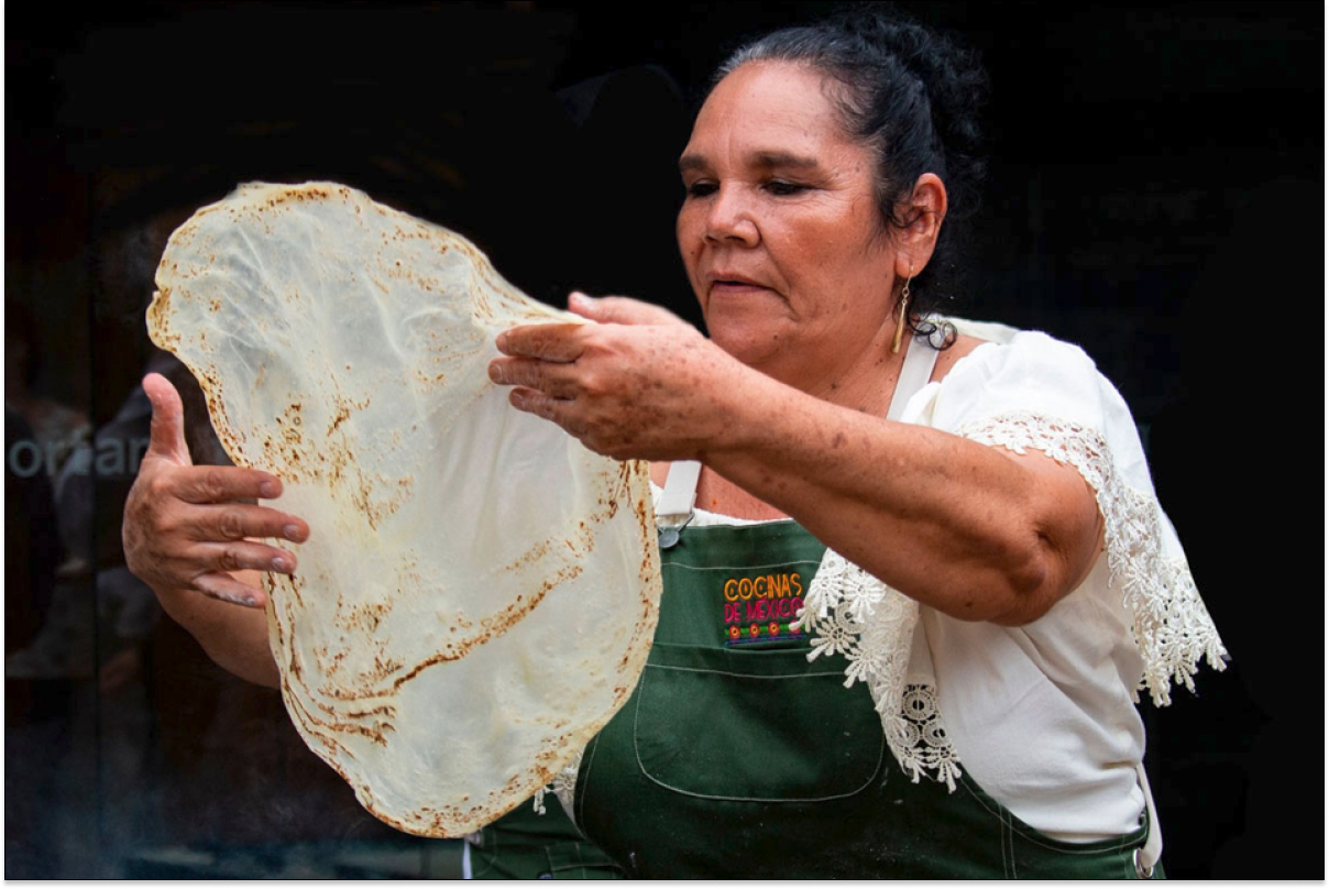 Así celebramos el Día Nacional de la Cocinera Tradicional: estas son 32 guardianas que preservan el sabor de la gastronomía mexicana