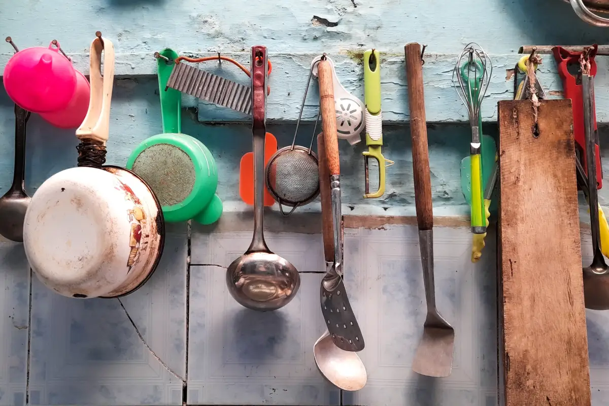Estas señales indican que es momento de cambiar los objetos de tu cocina, según la Secretaría de Salud