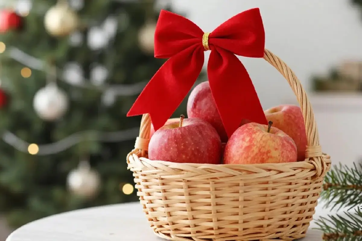Significado de regalar manzanas en Navidad y rituales de Año Nuevo con este ingrediente