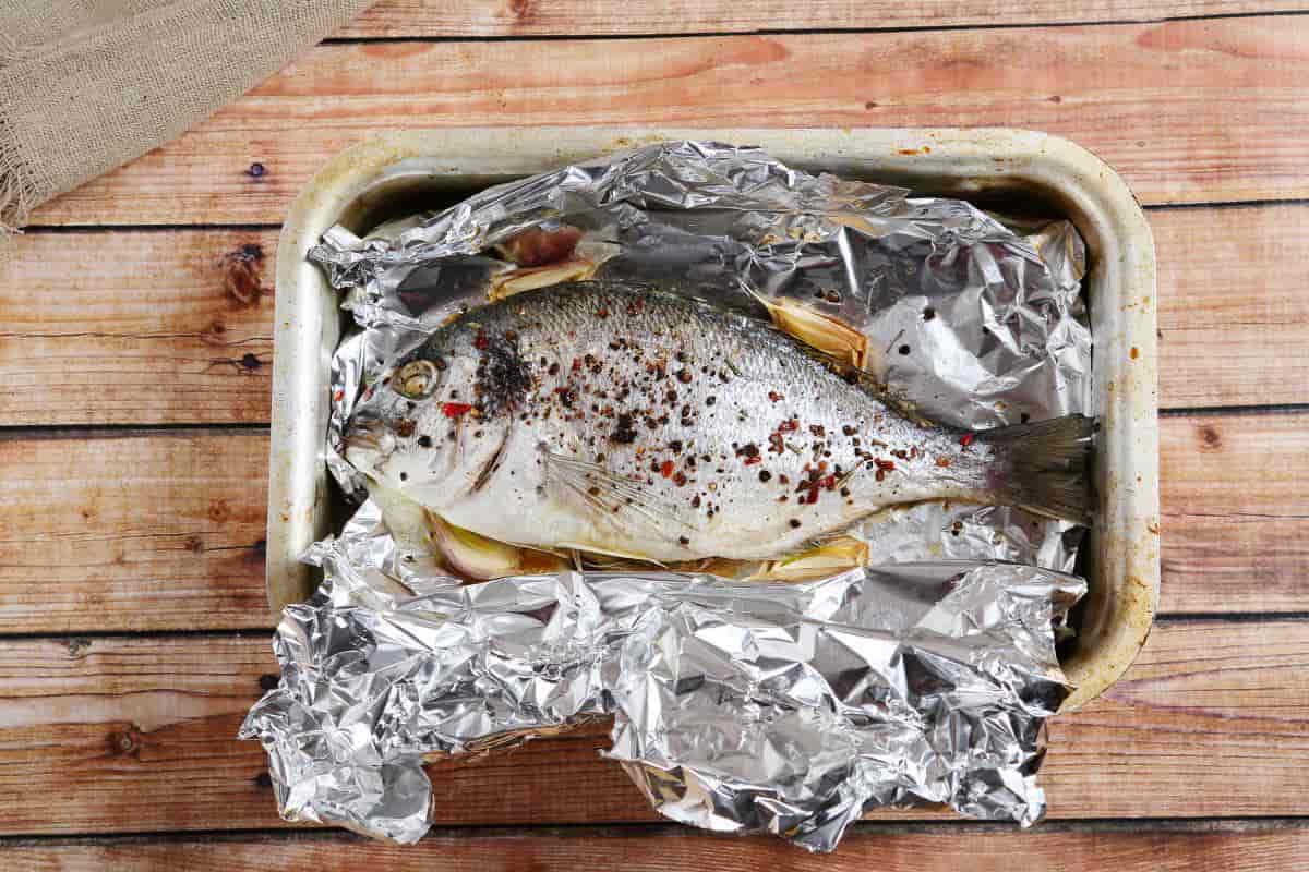 Mojarra en papel aluminio al vapor: fácil, jugosa y saludable