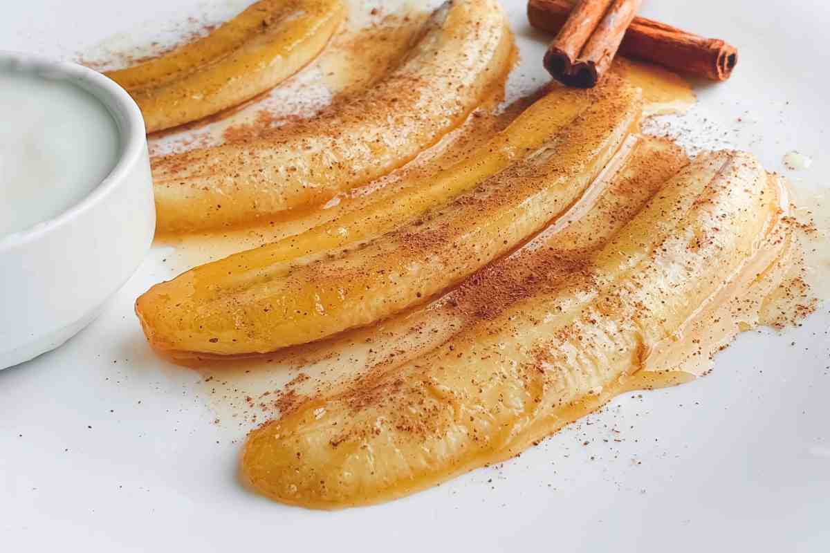 Plátanos machos con vino y crema.