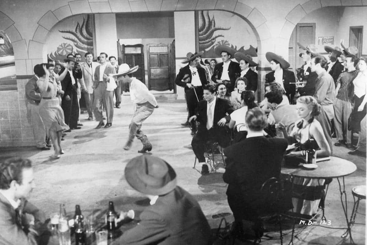 Un centenario: El Salón Tenampa presenta su libro de 100 años de historia