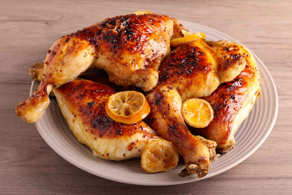 3 recetas jugosas con muslos de pollo que siempre funcionan (horno, sartén y freidora)