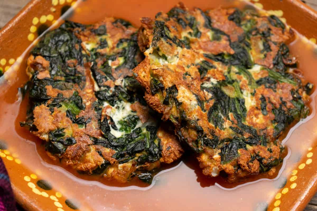 Tortitas de espinaca con queso Oaxaca: una receta saludable y económica